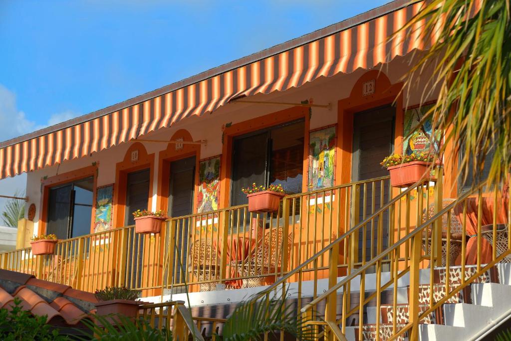 Hotel Blue Seas Courtyard à Lauderdale-by-the-Sea Extérieur photo